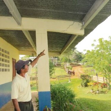 Delincuentes se llevan lo poco que hay en las escuelas