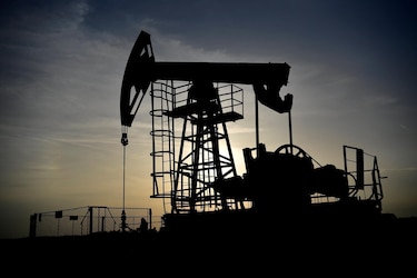 El petróleo de Texas cae un 5.5% y cierra en $91.6 el barril