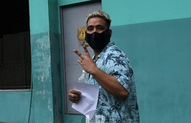 Imputan cargos por apología al artista de música urbana, Kenny Man, tras publicar comentarios contra el Presidente