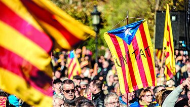 Citan a alcaldes que apoyan a Cataluña