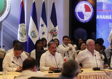 Gobierno pagó 69 mil dólares en flores para cumbre del SICA