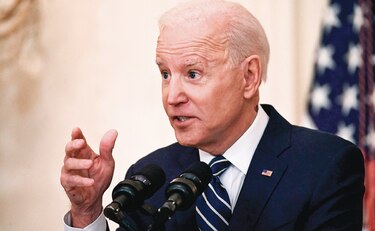Administración Joe Biden analiza impuesto a conductores