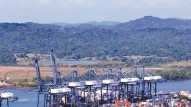 Carga en contenedores creció 6.1% en 2017 en la región