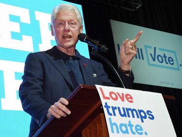 WikiLeaks: asistente de Bill Clinton preocupado por fundación
