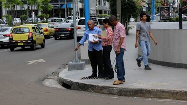 Técnicos inspeccionan las calles de Bella Vista