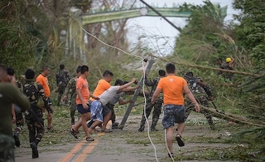 Supertifón Mangkhut deja al menos 9 muertos en Asia