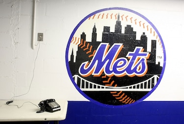 Los Mets despiden a mánager general por mensajes sexuales a periodista