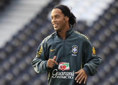 Ronaldinho jugará con Querétaro de México