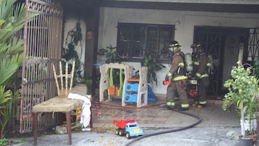 Dos personas heridas por incendio de una casa en Arraiján