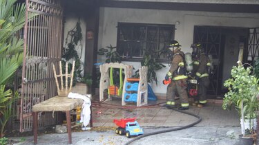 Dos personas heridas por incendio de una casa en Arraiján