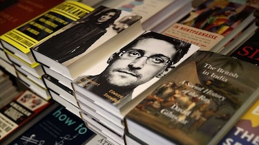 Departamento de Justicia de Estados Unidos demanda a Snowden por su nuevo libro