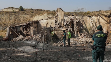 Al menos 12 muertos y 23 desaparecidos en el incendio más letal de las últimas décadas en España
