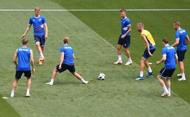 Islandia sale por su boleto a octavos ante Croacia