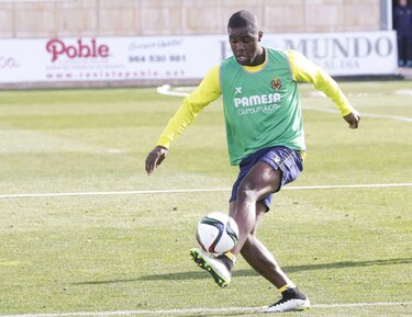 Wenger reconoce que oportunidades de Campbell en el Arsenal eran "limitadas"