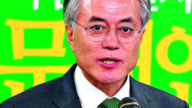 Moon Jae-in ofrece diálogo a Pionyang