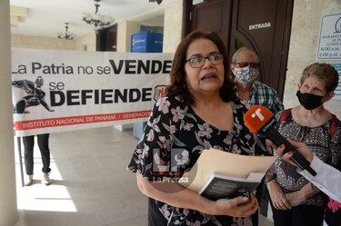 Interponen recurso para conocer destino de libros retirados de la biblioteca del Instituto Nacional