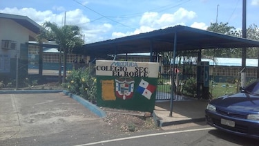 Inspeccionan colegio en Aguadulce afectado por guano de murciélago