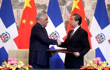 Canciller chino visita República Dominicana para abrir embajada