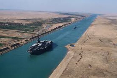 Egipto logra unos 9 mil millones de dólares para ampliar el canal de Suez
