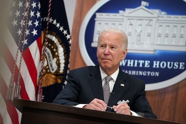Biden dice que fue informado sobre estadounidenses desaparecidos en Ucrania