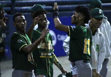 Oeste parte por delante aplastando a Coclé; Los Santos empata la serie ante Herrera 
