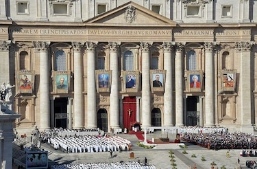 El Vaticano estudia excomulgar a todos los mafiosos y corruptos