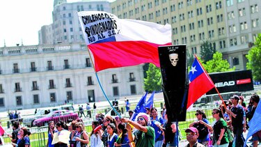 Chile, en crisis de salud y basura por huelga
