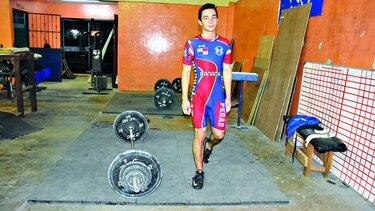 Pesistas sobresalen en justa de Colombia