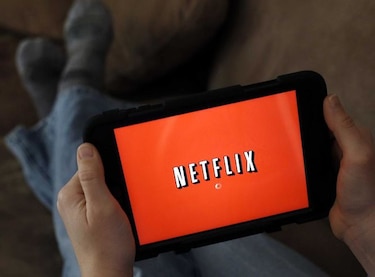 Acciones de Netflix se disparan mientras supera los 100 millones de suscriptores