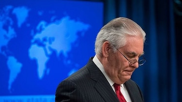 El destituido Rex Tillerson dice a los diplomáticos que ora por Estados Unidos