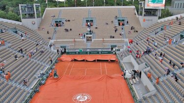 La lluvia fue la protagonista ayer en el Roland Garros