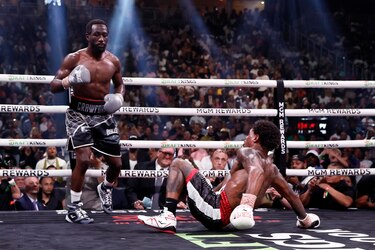 Crawford vence a Spence Jr. y unifica los cuatro cinturones del peso wélter