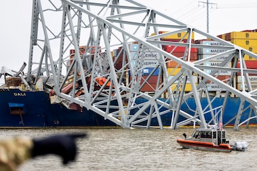 El Cuerpo de Ingenieros de Estados Unidos prevé la reapertura del canal de Baltimore en mayo