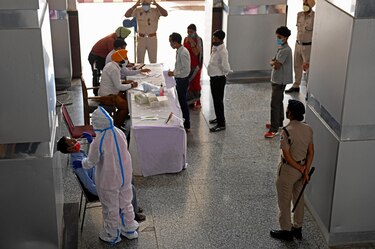 Japón prolonga el estado de emergencia; India vuelve a registrar récord de casos