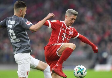 Lewandowski marca un doblete y el Bayern Múnich se escapa
