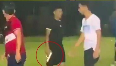Árbitro calma ánimos en un partido a punta de pistola en Honduras
