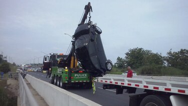Vehículo cae de puente en La Chorrera; una mujer resulta lesionada