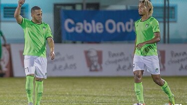 Tres goles de Sinclair y Costa del Este gana
