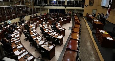 Funcionarios son incluidos en denuncia por caso de donaciones