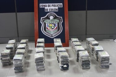 Se incautan de cargamento de salmón de Chile con 115 kilos de cocaína