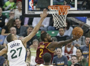 Choque de egos en los Cavaliers: LeBron James cuestiona a Kyrie Irving