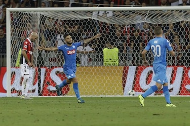 Napoli y Sevilla logran pase a la Liga de Campeones