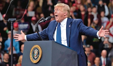 Donald Trump dice que le ‘encantaría’ estar presente en el juicio en su contra