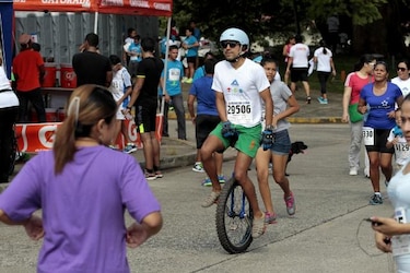 Las mejores fotos de la carrera Relevo por la vida en el Causeway de Amador