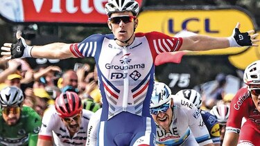 Demare ganó al final y Thomas sigue líder