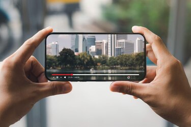 La herramienta de IA que YouTube usa para editar tus videos sin que lo sepas y sin pedirte permiso
