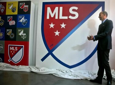 MLS advierte posible salida de Chivas USA en 2015
