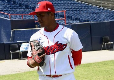 Teidín Frías entra en la historia del béisbol juvenil