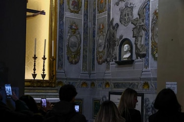 La polémica en Italia por el ángel restaurado con ‘la cara de Meloni’ en una iglesia de Roma