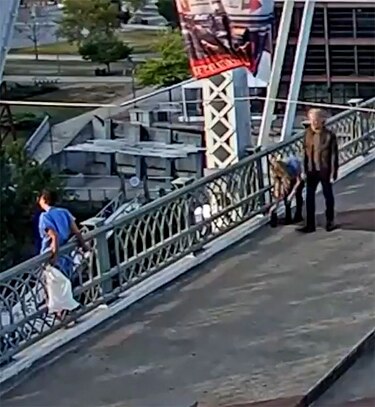 Bon Jovi lograr persuadir a una mujer para que no salte desde un puente en Nashville